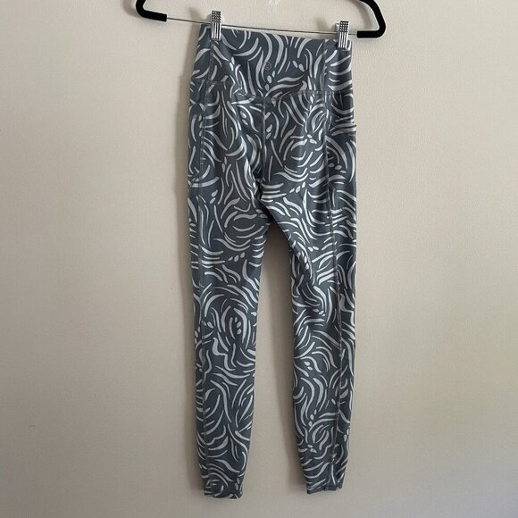 Gilly Hicks Women XS Blue/Gray Allover Design Pocketed Athletic Style Leggings - Picture 5 of 10